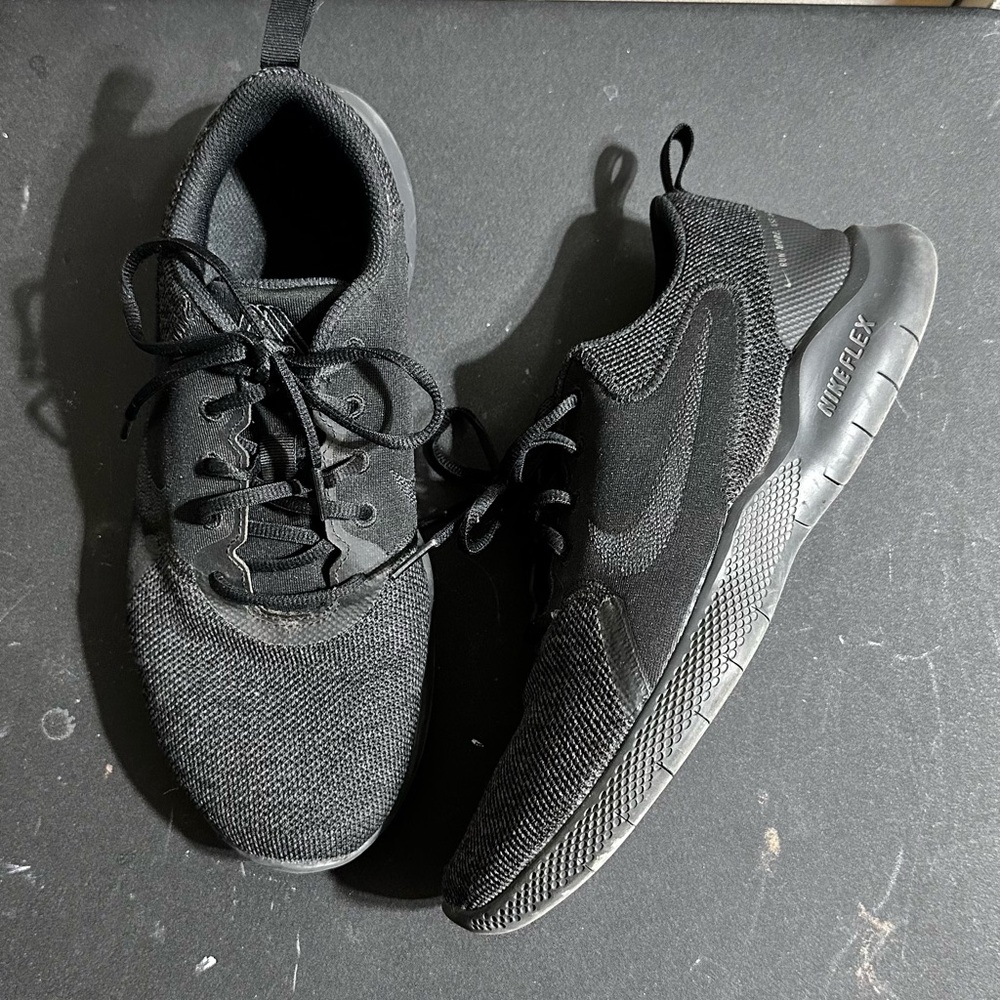Nike Men's Black Athletic Shoes